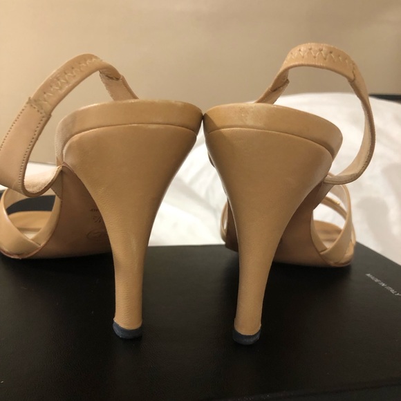 Chanel beige sandals. - Picture 5 of 6